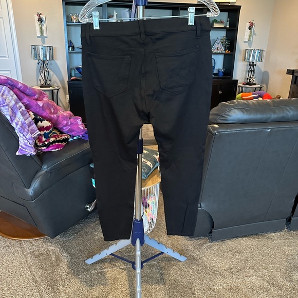 Ann Taylor the super skinny fit black zip up pants. Size 8P - Picture 2 of 5